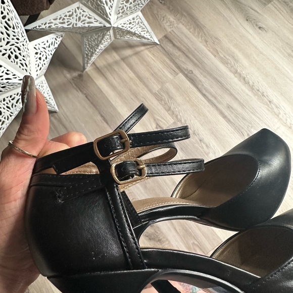Heels black strappy size 7 1/2 - Picture 5 of 5